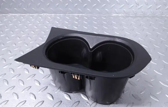 Cup holder front