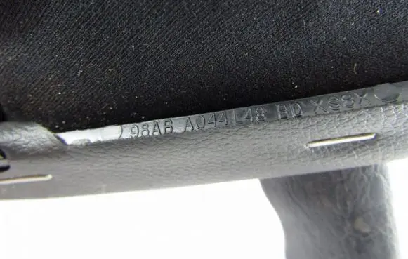 Handbrake/parking brake lever assembly