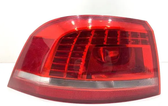 Volkswagen PASSAT B7 Rear/tail lights 3AF945207B