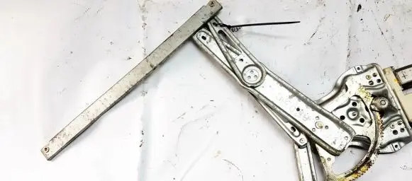 Toyota Avensis T250 Sliding door window regulator with motor