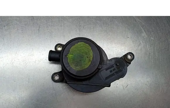 Chrysler Grand Voyager IV Oil breather separator 31382009F