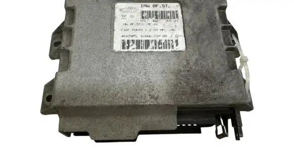 Fiat Punto (176) Engine control unit/module IAW8F5T 4643905L 6160021809