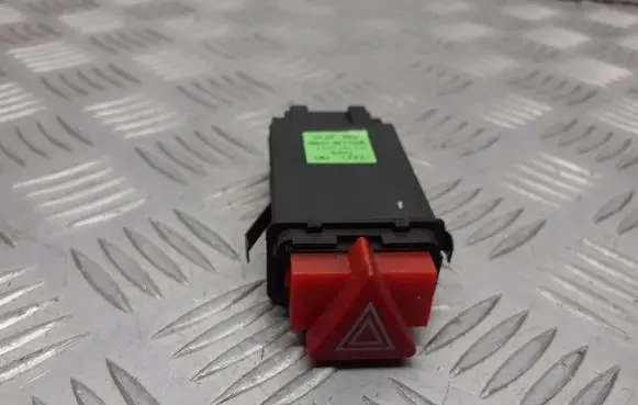 Audi A3 S3 8L Hazard light switch 8L0941509