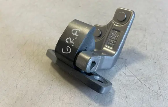 Mercedes-Benz EQC Rear door lower hinge