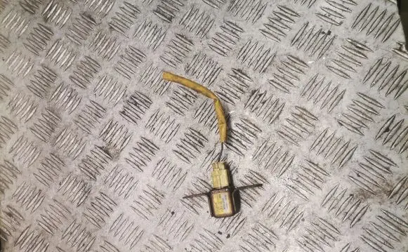 Mitsubishi Pajero Airbag deployment crash/impact sensor mr409363