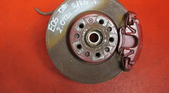 Volkswagen Eos Front wheel hub spindle knuckle