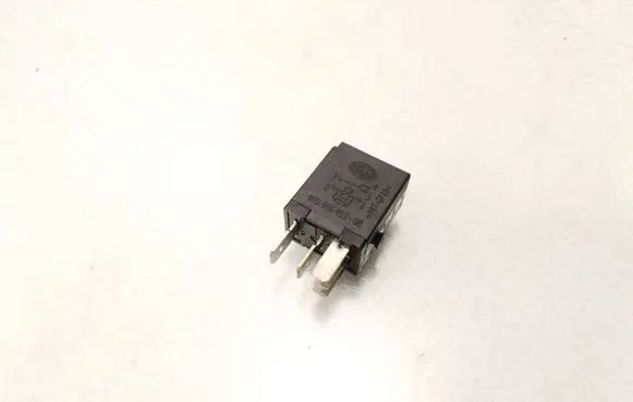 Audi A1 Other relay 4H0951253C