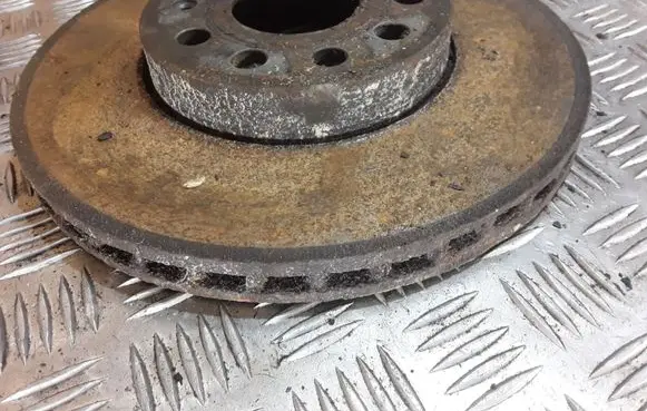 Volkswagen Touran I Front brake disc