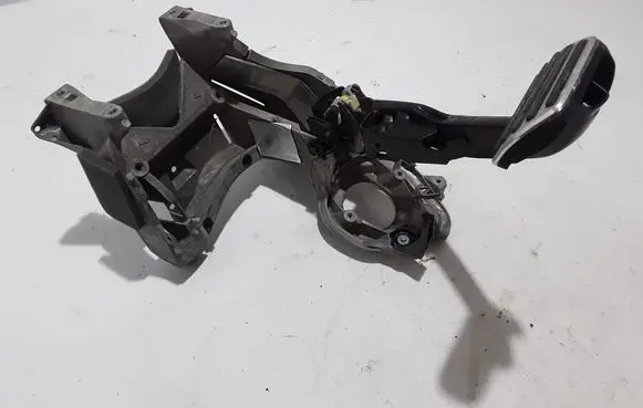 Volvo XC90 Brake pedal 32264709
