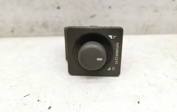 Land Rover Freelander Wing mirror switch AMR2498