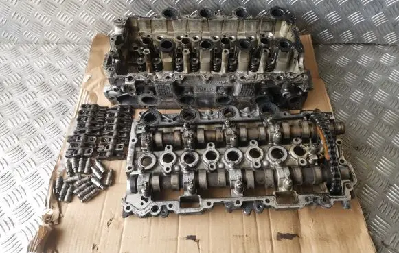 Citroen C4 I Engine head 9655911480 9644994680