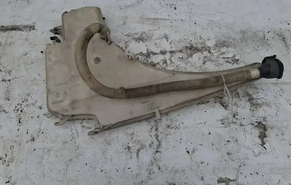 BMW 3 E90 E91 Windshield washer fluid reservoir/tank 61677068996