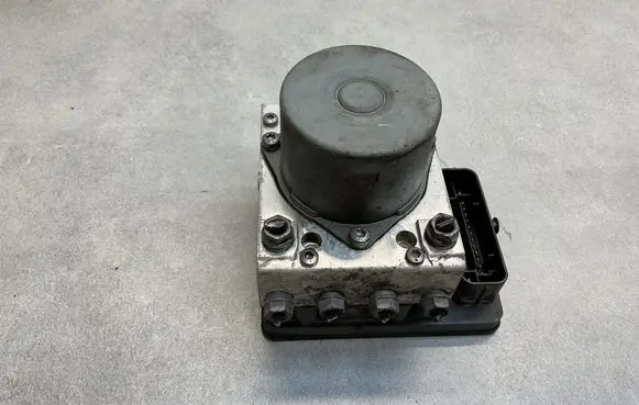 Skoda Rapid (NH) ABS Pump 6R0614517CA