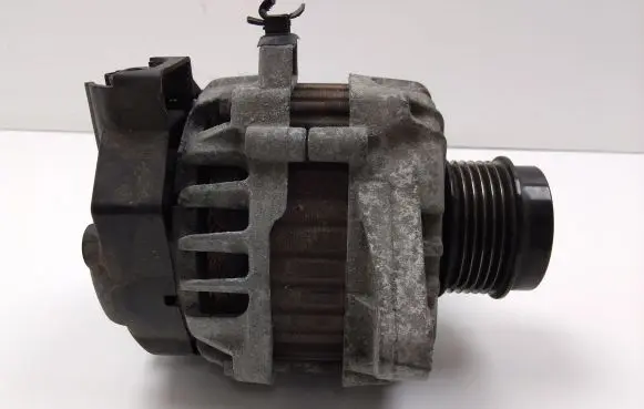 Hyundai ix20 Generator/alternator 2610164 373002B700