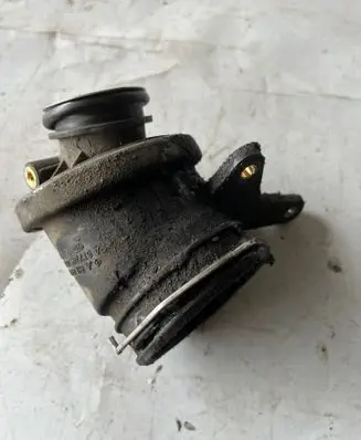 Jeep Grand Cherokee (WJ) Turbo air intake inlet pipe/hose A6110981807