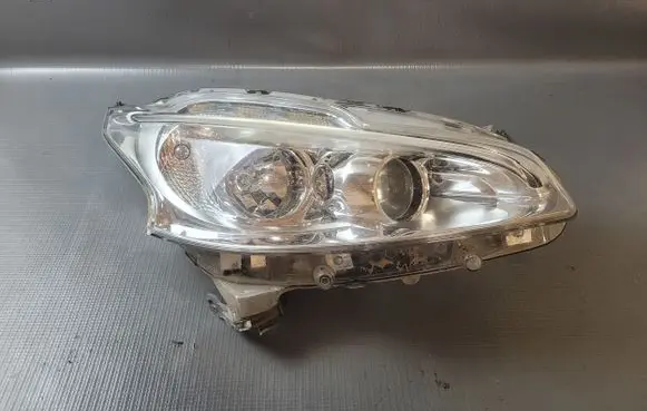 Peugeot 208 Headlight/headlamp 1609697280
