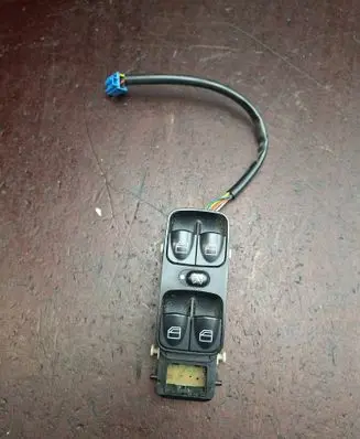Mercedes-Benz C W203 Electric window control switch A2038210479