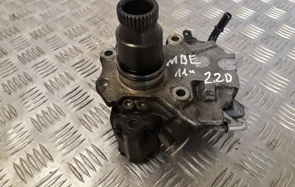 Mercedes-Benz E W212 Fuel injection high pressure pump A6510701201