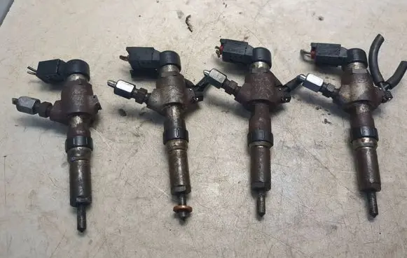 Fuel injectors set