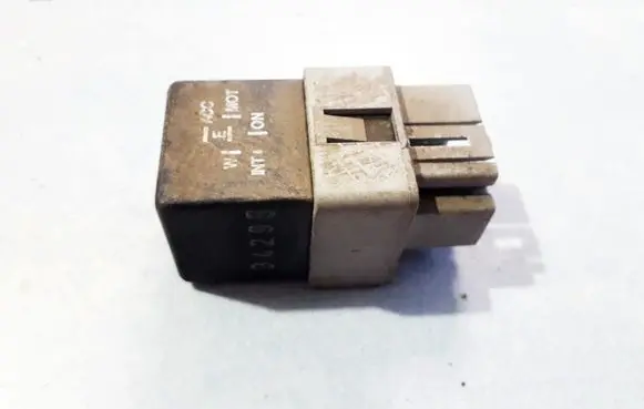 Mitsubishi Carisma Other relay MB953394