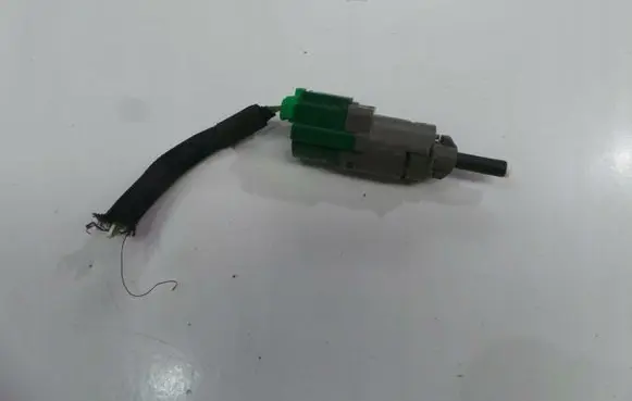 Peugeot Expert Brake pedal sensor switch 9818232580