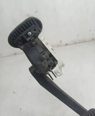 Volvo XC70 Accelerator throttle pedal 9496821 D091 00776948