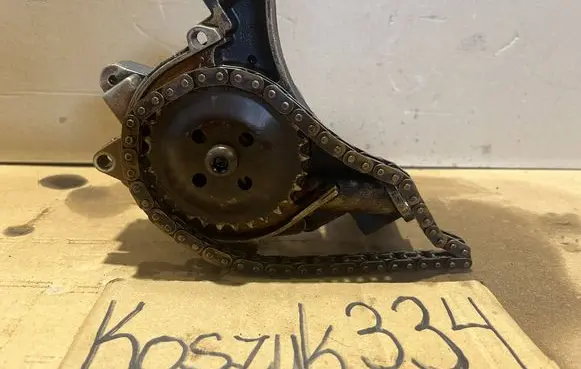 Volkswagen Touran II Oil pump 03C115105H