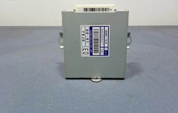 Suzuki SX4 Gearbox control unit/module 38880-79J0