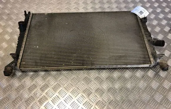 Ford Focus C-MAX Coolant radiator 3M5H8005TL
