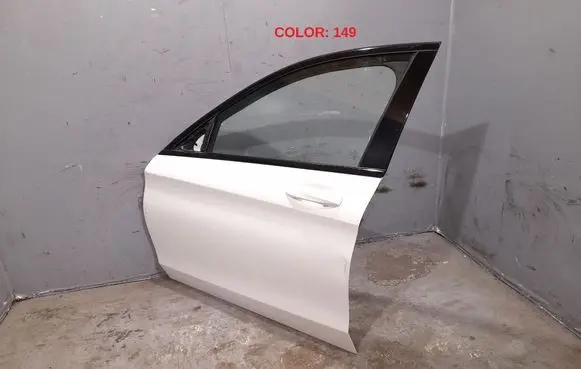Mercedes-Benz C W205 Front door 2057220110 2057200105
