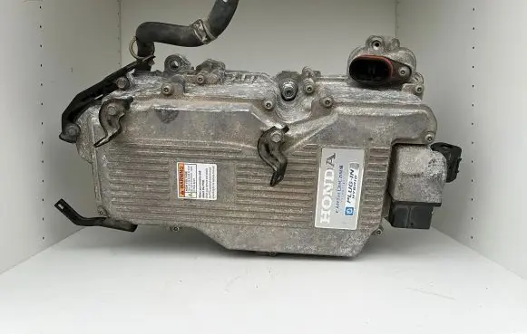 Voltage converter inverter