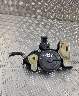 Volkswagen Jetta VI Breather valve 06K103495