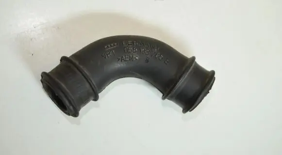 Audi A4 S4 B6 8E 8H Engine coolant pipe/hose 058133785B