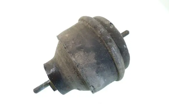 Volkswagen PASSAT B5 Engine mount bracket 8D0199379S