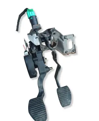 Citroen C4 I Picasso Clutch pedal mounting bracket assembly 4220994