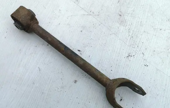 Toyota Camry VIII XV70 Rear control arm 4871006160