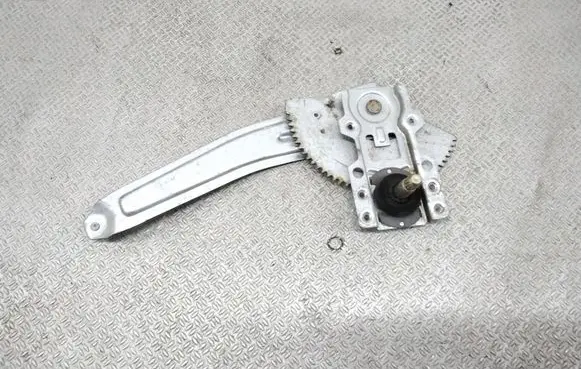 Rear door manual window regulator