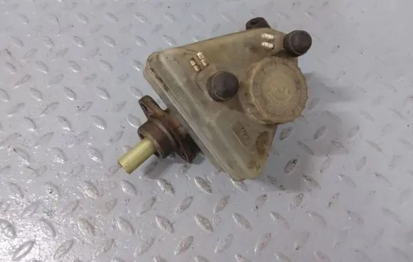 Mercedes-Benz 200 300 W123 Master brake cylinder A0044300901 A0014315302