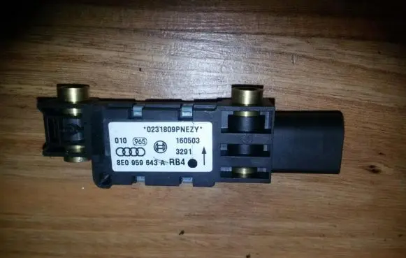 Audi A4 S4 B6 8E 8H Airbag deployment crash/impact sensor 8E0959643A