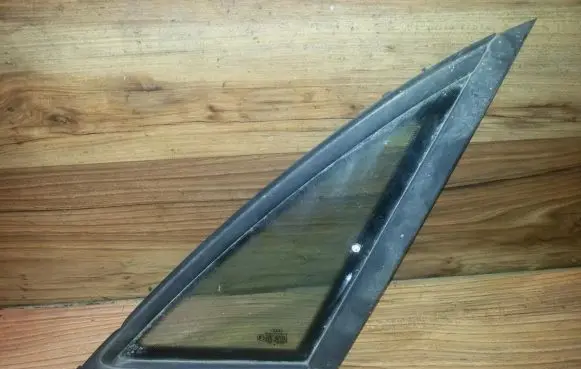 Audi A4 S4 B5 8D Rear side window