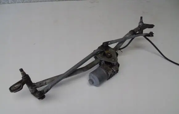 Audi A4 S4 B6 8E 8H Front wiper linkage and motor