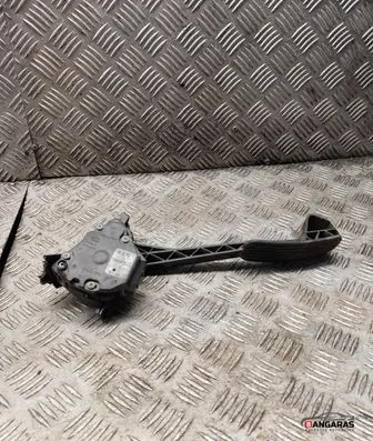 Volvo XC70 Accelerator throttle pedal 9496822