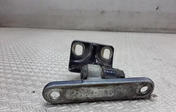 Mercedes-Benz E W210 Rear door upper hinge