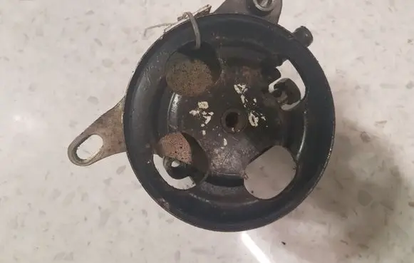 Mazda 626 Power steering pump GE4T32650A 7Z244086