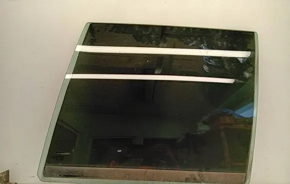Volvo XC90 Rear door window glass 43R001582 000199