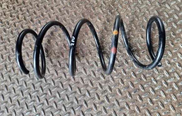 Nissan Juke I F15 Front coil spring