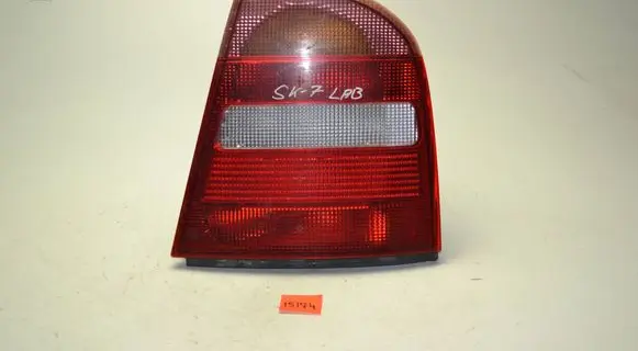 Skoda Octavia Mk1 (1U) Rear/tail lights 1U6945112 1U6945096