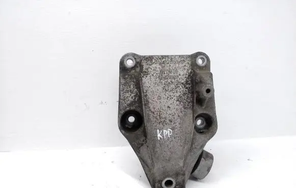 BMW 5 F10 F11 Engine mounting bracket 6777623
