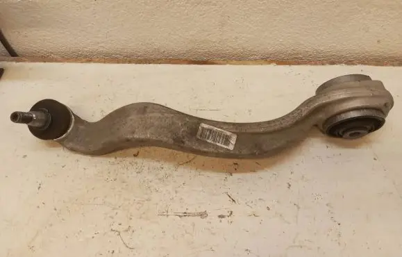 Mercedes-Benz CLS C218 X218 Front lower control arm/wishbone 218143500670L