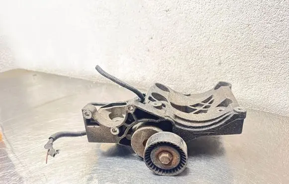 Opel Insignia A Engine mounting bracket 55562863